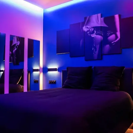 Ferienwohnung Blue Night - Jacuzzi - Bord De Seine Corbeil-Essonnes Exterior foto