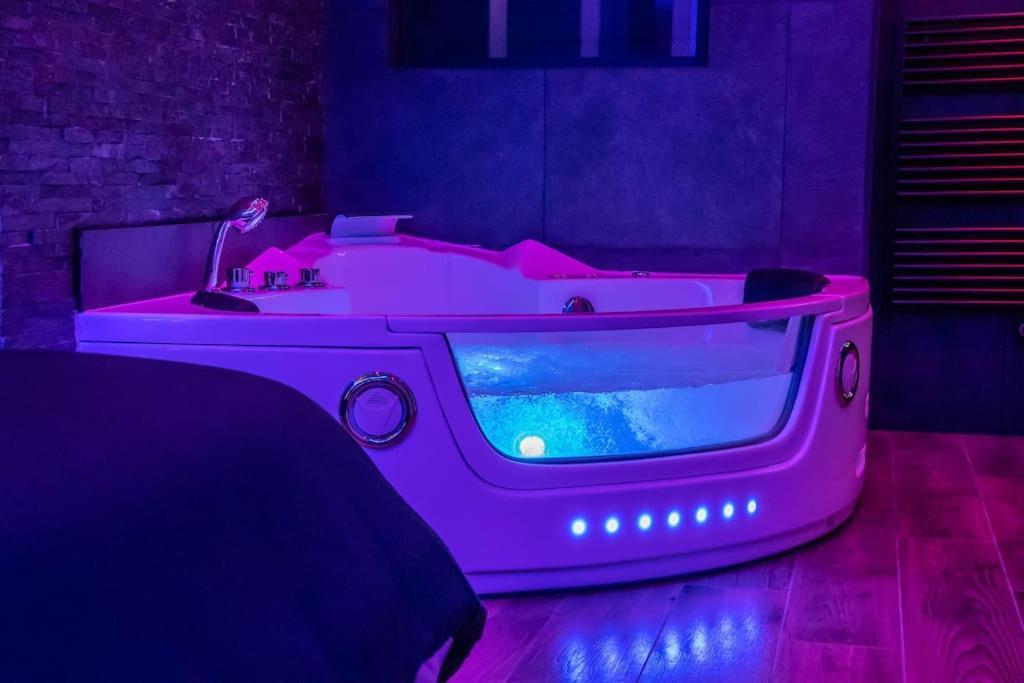 Blue Night - Jacuzzi - Bord De Seine Corbeil-Essonnes