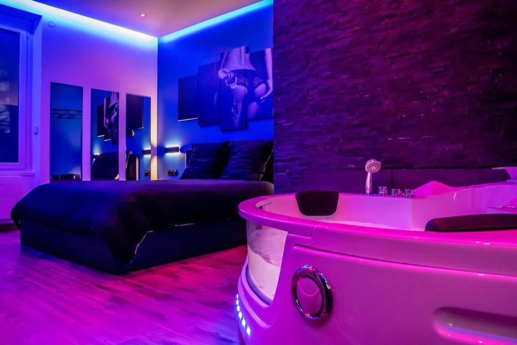 Blue Night - Jacuzzi - Bord De Seine Appartement Corbeil-Essonnes